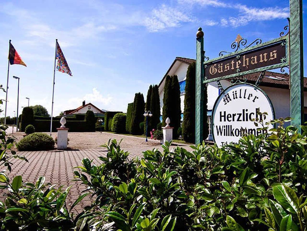 Gästezimmer in Kippenheim R.Müller - Dreibettzimmer mit Dusche und Wc in Kippenheim, Mittlerer Schwarzwald