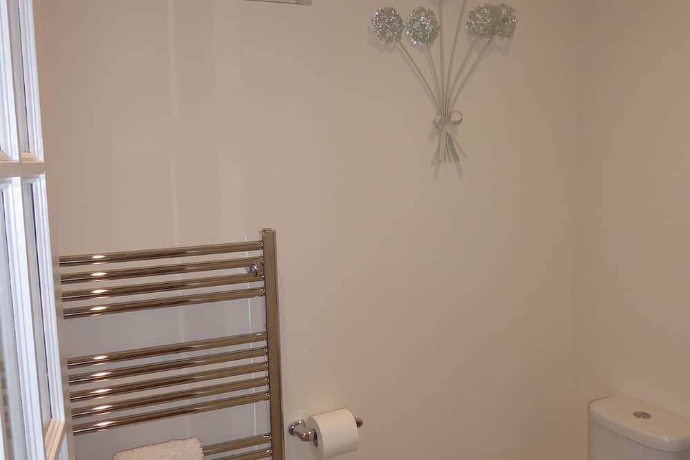 Detached luxurious 1 bed annexe, less than 5 mins walk into Milford on Sea in Milford-on-Sea, New Forest