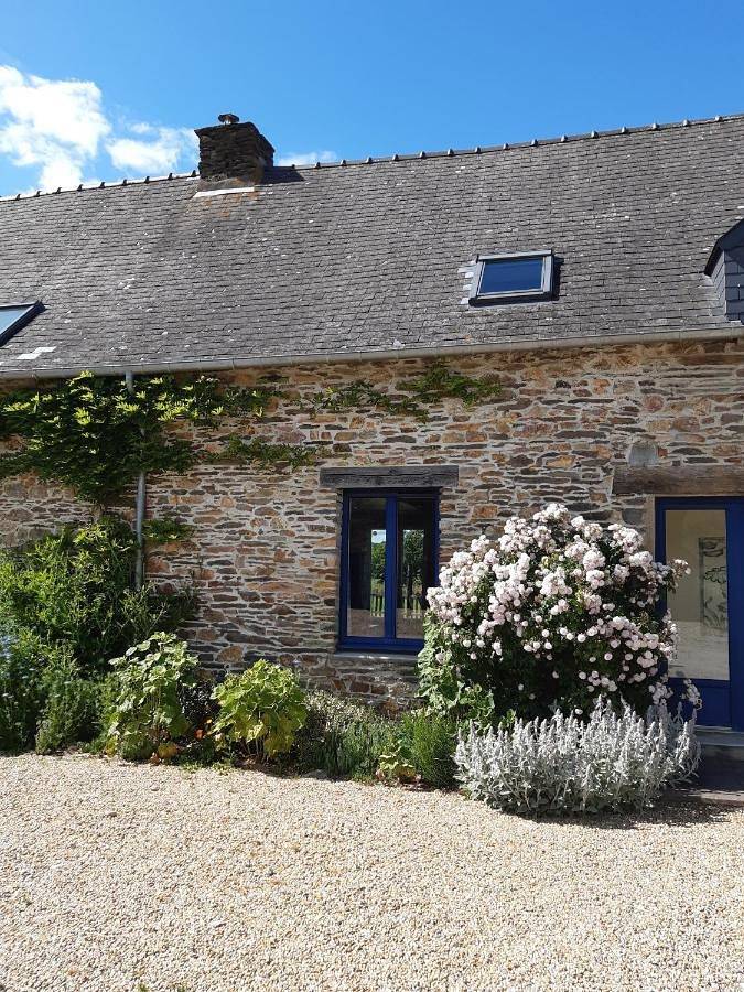 Location de vacances pour 4 personnes, avec Terrasse ainsi que Jardin et Vue à Ruffiac