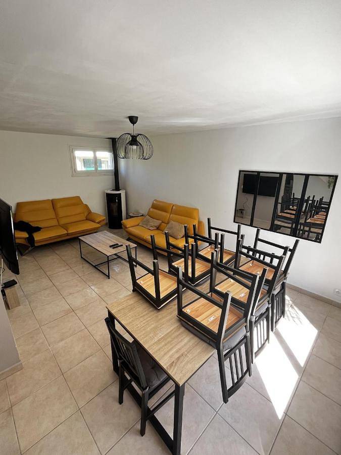 Location de vacances pour 8 personnes, avec jardin et terrasse, adapté aux familles dans Lye - 2