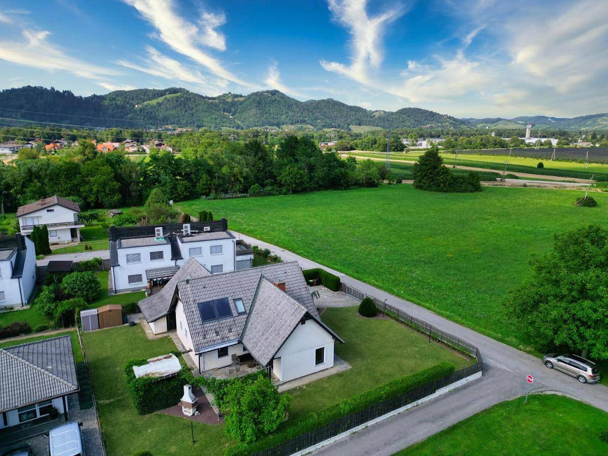 Jacuzzi, Bbq & Ev plug - 5Br Villa Villi with Garden in Karawanken und Bachergebirge, Maribor