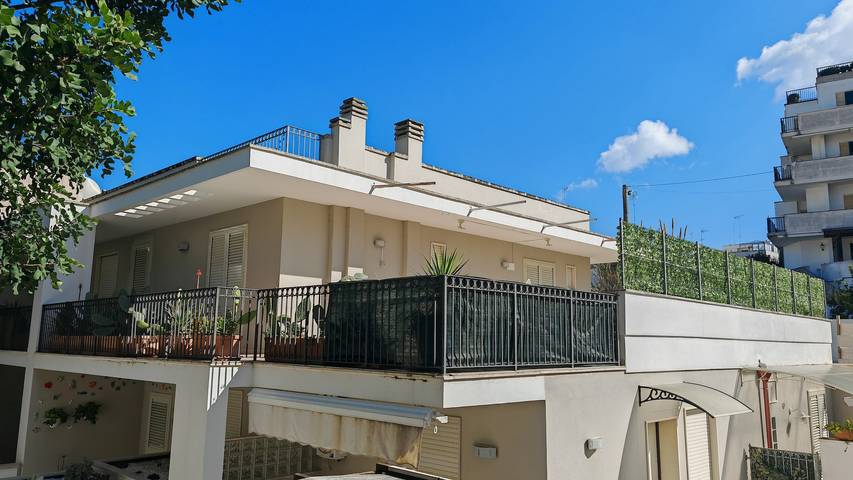 Geheel appartement, Kamer 'Andromeda' met gedeeld terras, wifi en airconditioning in Otranto, Ontranto en omgeving