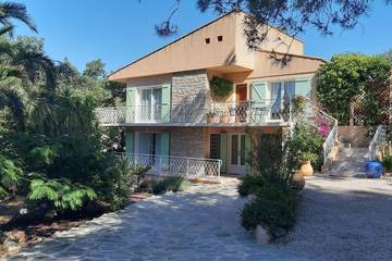 Villa pour 4 personnes, avec jardin et terrasse dans le Var