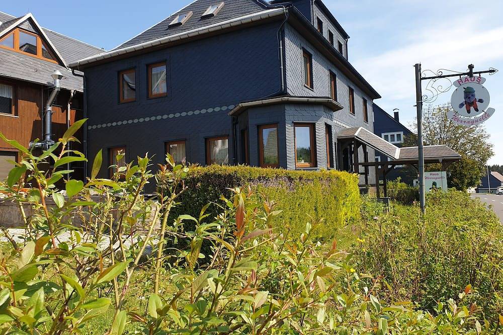 Ganze Wohnung, Siegmundsburger Haus Werraquelle hier Apartment \"Rennweg\" - ebenerdig, tierlieb in Neuhaus am Rennweg, Rennsteig