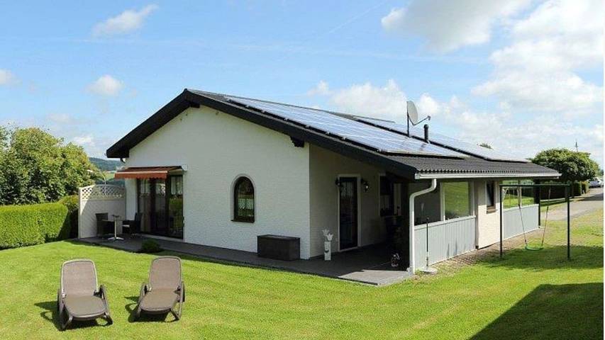 Ferienhaus für 4 Personen, mit Terrasse und Sauna sowie Whirlpool und Garten - 1