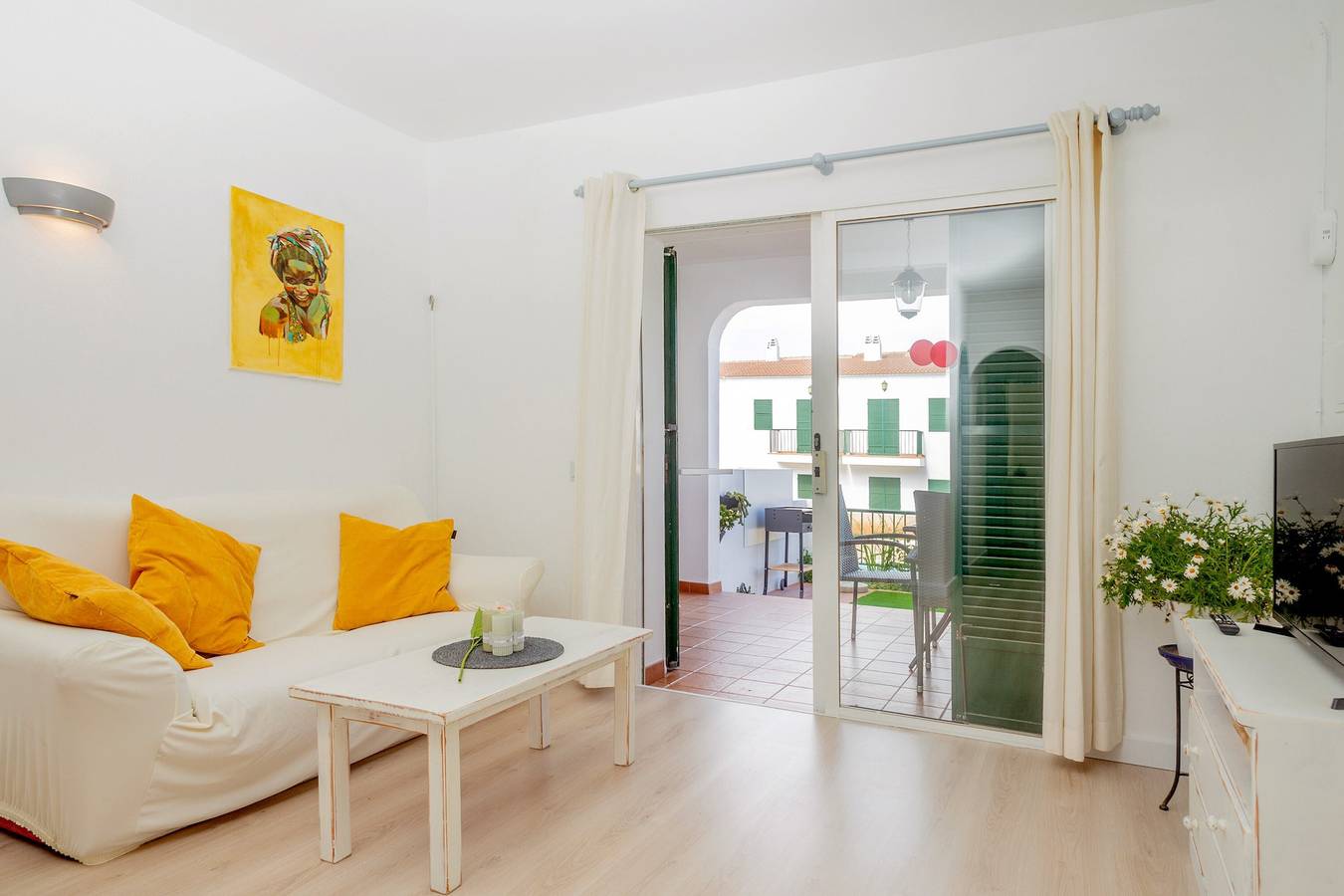 Apartamento entero, Apartamento Pregonda 13 Menorca con Wi-Fi, piscina, terrazas y jardín in Son Parc, Es Mercadal