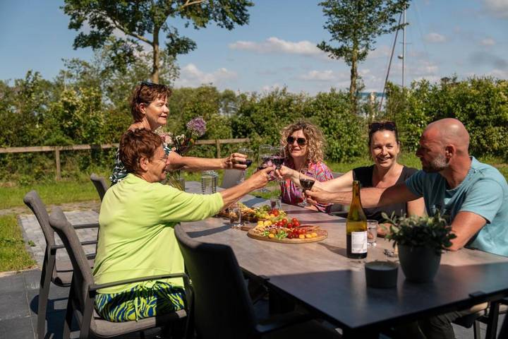 Ferienhaus für 6 Personen, mit Terrasse und Garten sowie Ausblick in Friesland - 4