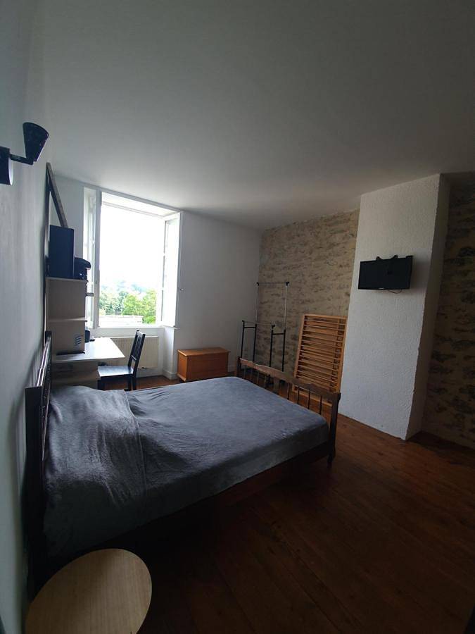 Cottage pour 3 personnes, avec terrasse ainsi que jardin et vue, animaux acceptés dans Bellefont-La Rauze