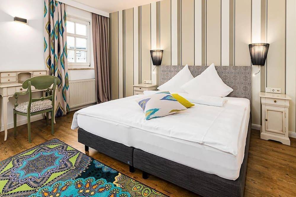 Doppelzimmer \"Komfort\" Vintage - Designhotel Die Hindenburg in Saalfelden, Saalfelden am Steinernen Meer