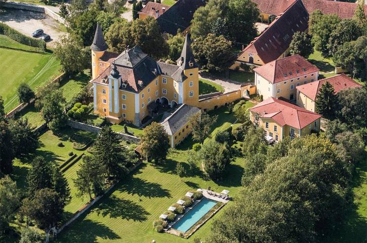Hotel für 3 Personen, mit Terrasse und Garten sowie Pool und Ausblick in Feldkirchen an der Donau