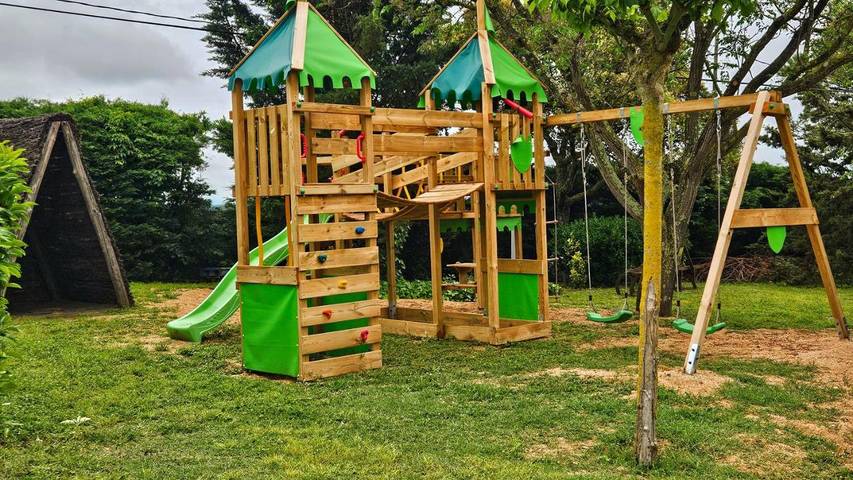 Maison de campagne pour 30 personnes, avec jardin ainsi que vue et piscine, animaux acceptés à Sils - 3