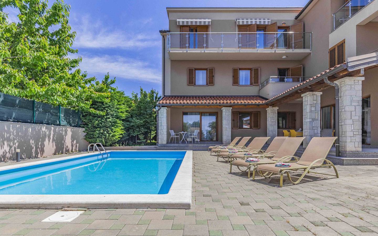 Cały apartament, Istriensonne 0776 - Ap Nasti-4i mit Pool und Meerblick in Banjole, Południowe Wybrzeże Istrii
