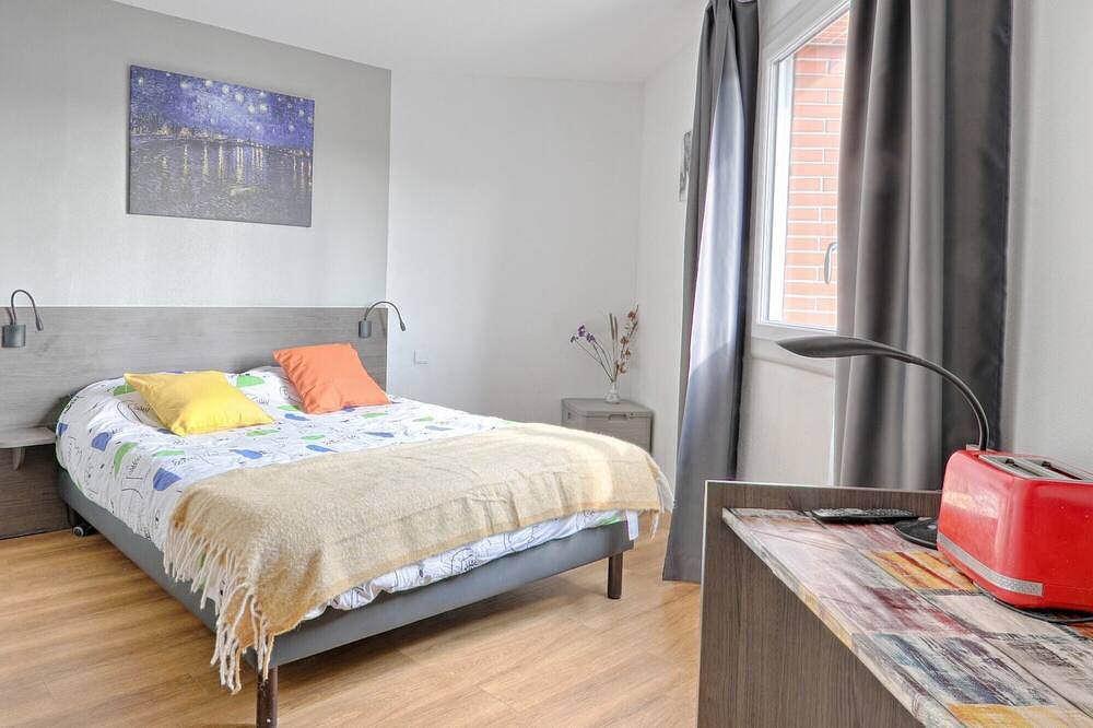 Entire apartment, Getaway by the river and city – Comfortable studio, 30 min to Paris in Nogent-sur-Marne, Val-de-Marne
