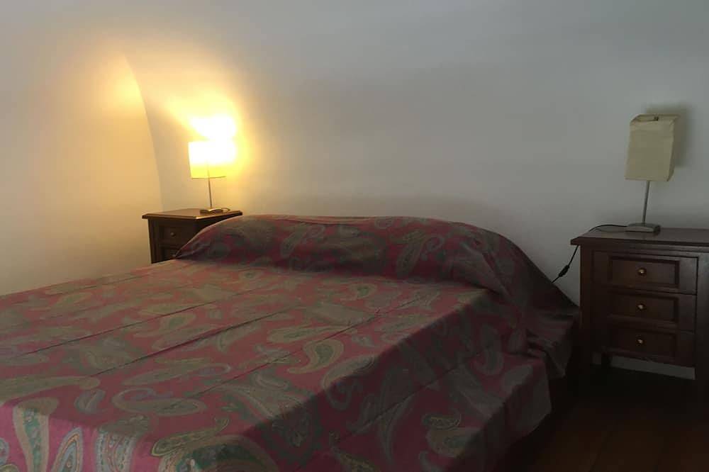 Entire apartment, Sun House Studio in Taranto, Gulf of Taranto