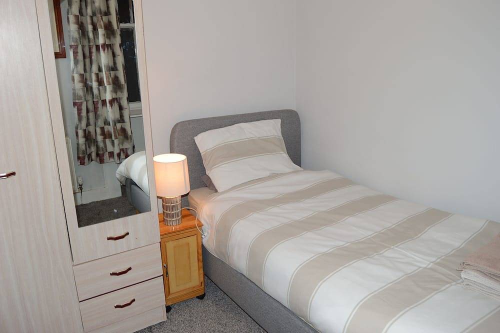 Charming Cottage in Historic Dunfermline, close to several Outlander Locations in Dunfermline, Fife region