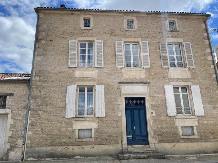 Location de vacances pour 14 personnes, avec Terrasse et Jardin à Maillezais