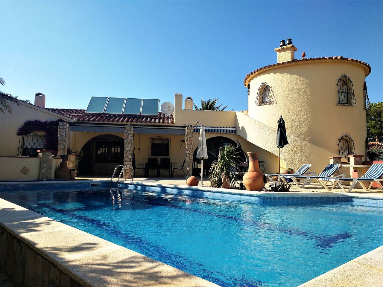 Villa en Ametlla de Mar con piscina privada, wifi y vistas al mar para 6 personas in Les Tres Cales, Tierras del Ebro