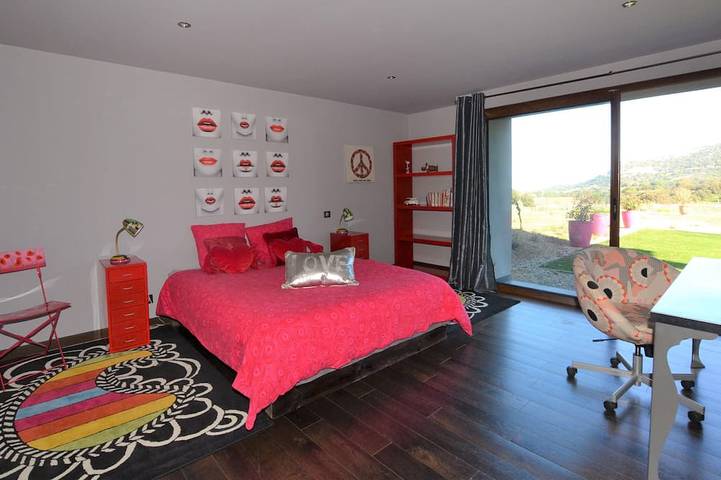 Chambre d’hôte pour 2 personnes, avec piscine et jardin dans Sant Ambroggio