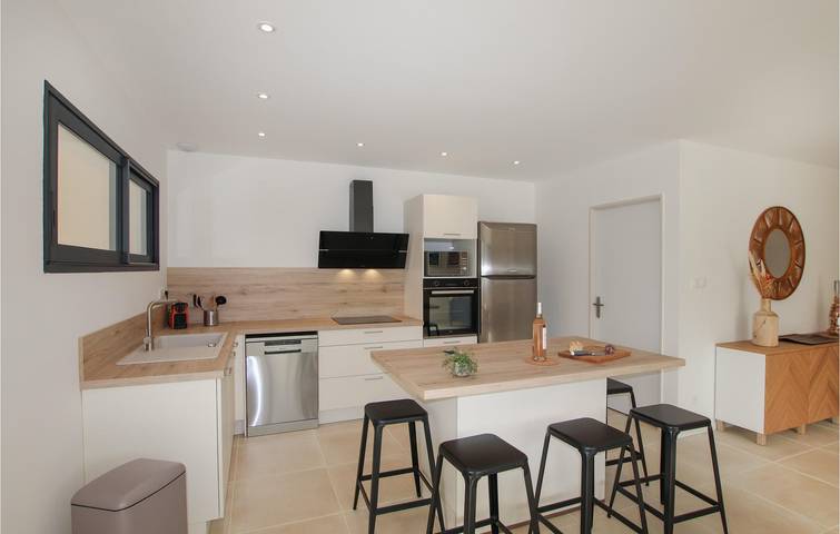 Location de vacances pour 8 personnes, avec piscine ainsi que jardin et terrasse à La Bégude-de-Mazenc - 4