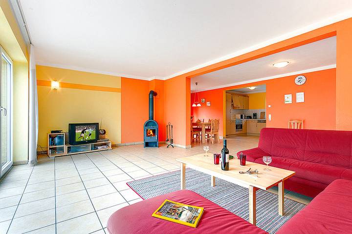 Ferienhaus für 8 Personen, mit Sauna und Terrasse sowie Garten in Mecklenburgische Seenplatte - 2