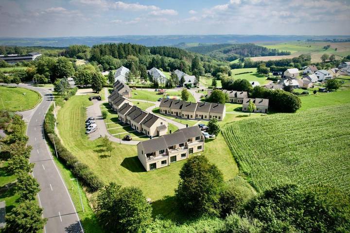 Ferienhaus für 2 Personen, mit Terrasse und Garten sowie Pool und Sauna