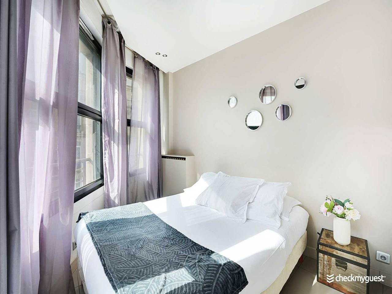 Appartement entier, Appartement cosy - 2 pièces/4 personnes - Europe/Saint-Lazare in Paris, Île de France