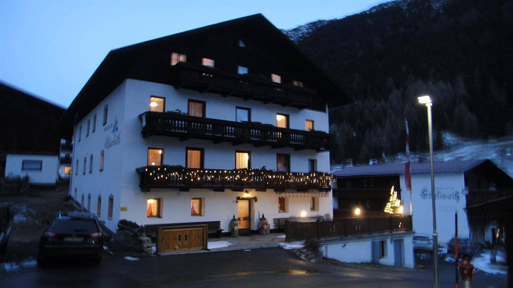 Ganze Ferienwohnung, Doppelzimmer mit Zustellbett in Weißkamm, Vent