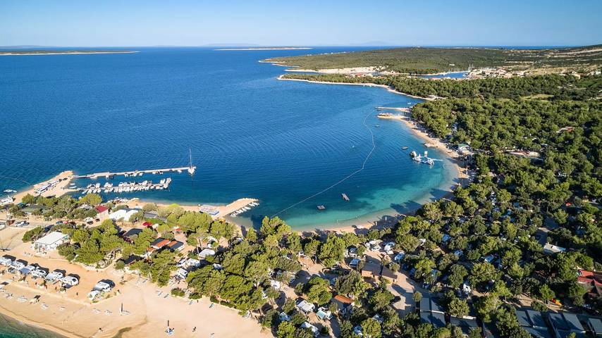 Camping per 4 persone, con Terrazza a Pag