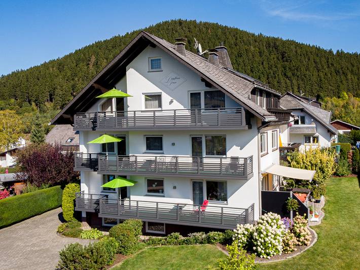 Ferienwohnung für 3 Personen, mit Balkon/Terrasse und Terrasse sowie Garten und Sauna