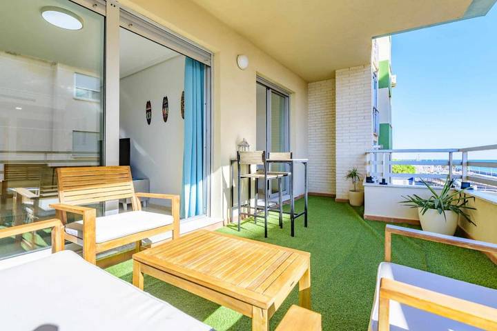 Gîte pour 4 personnes, avec Balcon et Terrasse ainsi que Piscine et Vue à Burriana