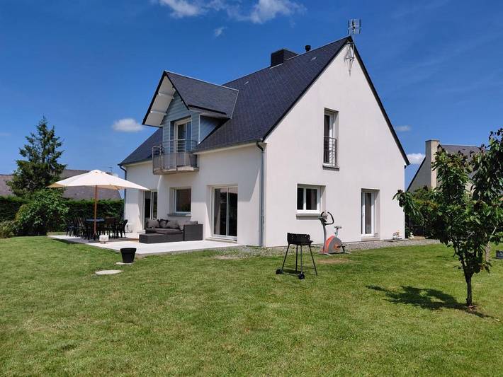 Location de vacances pour 12 personnes, avec jardin dans Orval-sur-Sienne - 2