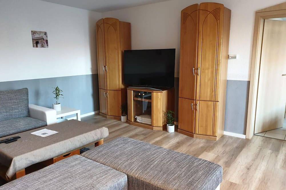 Ganze Wohnung, Großzügige ❤️Ferienwohnung im Burgdorf Dringenberg ❤️ für 6 Personen in Bad Driburg, Kreis Höxter