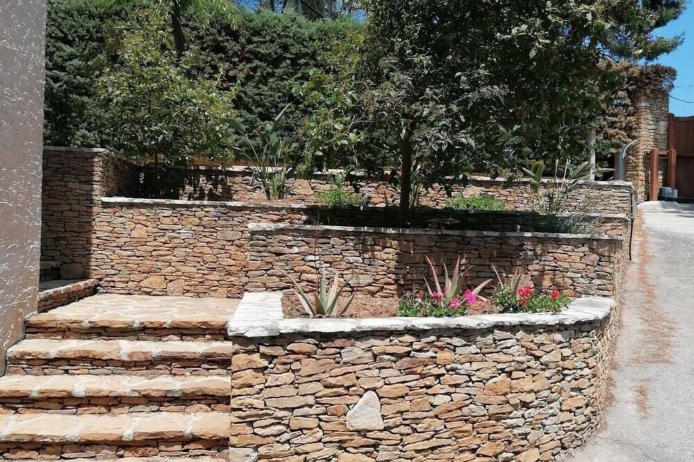 Magnificent villa with swimming pool and sea view in La Ciotat, Marseille region
