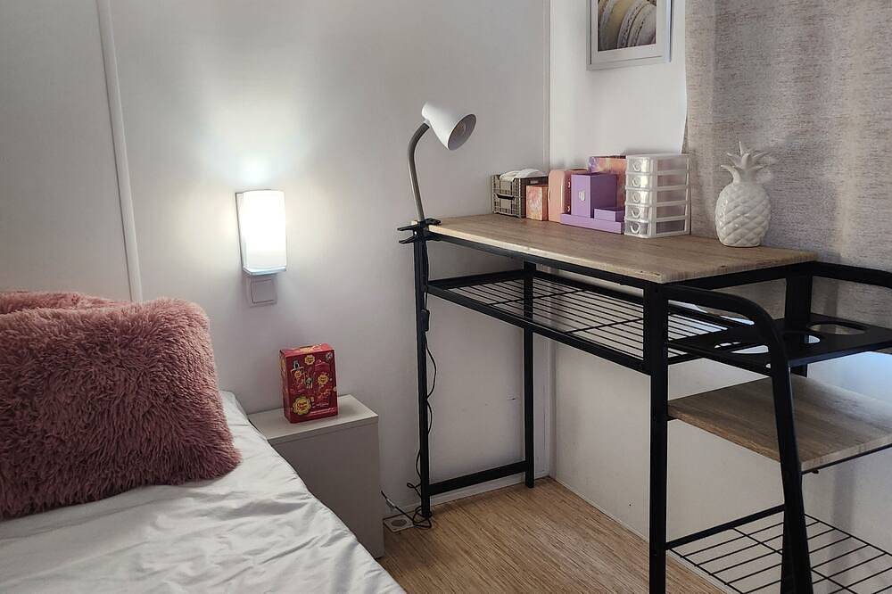 Mobile home rental in the softness of provence in La Roque-d'Anthéron, Aix-en-Provence region