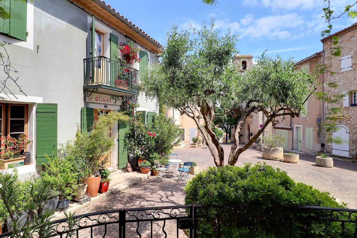 L'oustaou de Ventabren - Place du village in Ventabren, Région d'Aix-en-Provence