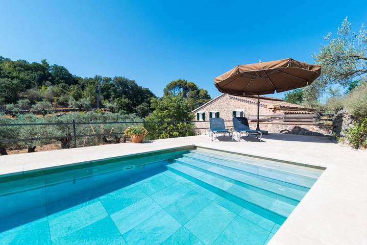 Villa voor 6 personen, with Terras and Tuin as well as Zwembad and Uitzicht in Fornalutx