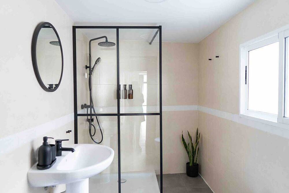 Apartamento entero, Loft in El Botànic, steps from Valencia’s old town in Valencia City Centre, Valencia