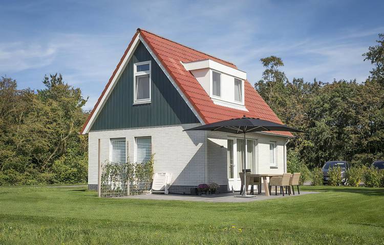 Bungalow voor 4 personen, met Terras en Tuin op Texel