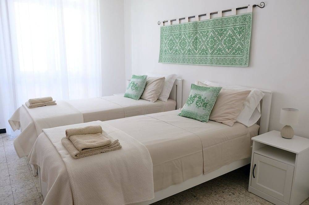 Ganze Wohnung, 80Meter v meer entfernt im zentrum, 3 Schlafzimmer mit 3 Bäder, Klima+Parkplätze in Mercede, Alghero