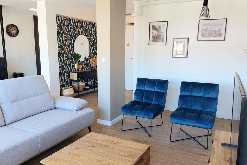 Appartement entier, Appartement design pour 6 pers dans le centre de Salon de Pce - Proche Fontaine Moussue in Salon-de-Provence, Région d'Aix-en-Provence