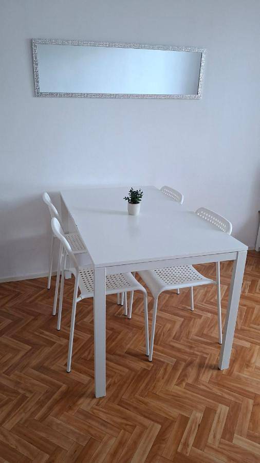 Appartement entier, One-Bedroom Apartment in Joué-lès-Tours, Région de Tours