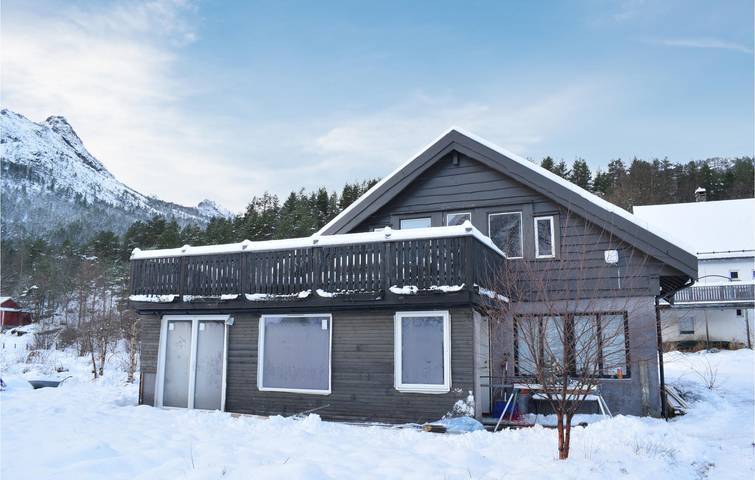 Ferienhaus für 5 Personen, mit Garten und Seeblick sowie Terrasse, mit Haustier in Sogn og Fjordane