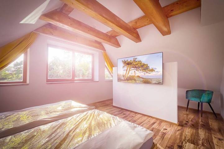 Ganze Wohnung, Ferienwohnung im Fachwerkhaus mit Sauna & Pool in Buschvitz, Bergen auf Rügen und Umgebung