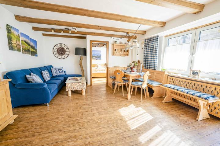 Ferienwohnung für 6 Personen, mit Sauna und Terrasse sowie Whirlpool im Mittenwald