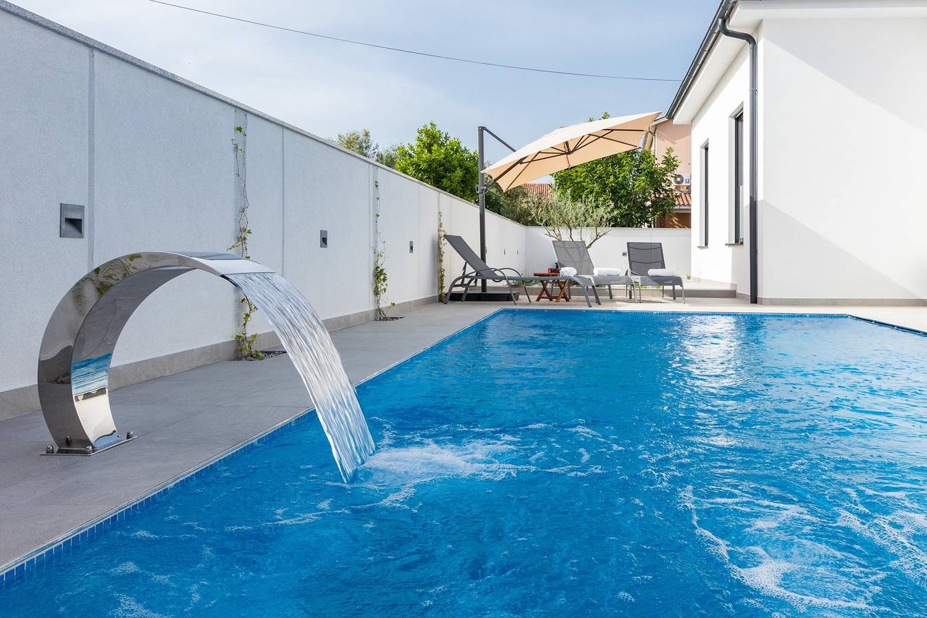 Villa Lotus mit beheiztem Pool in Pula-Medulin, Pula