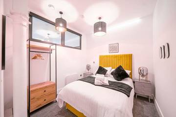 Apartment for 4 People in Huddersfield, West Yorkshire, Photo 3