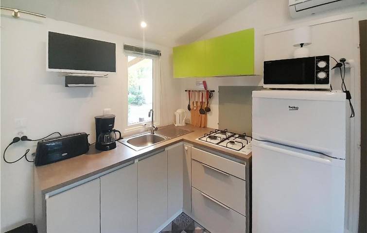 Camping pour 4 personnes, avec piscine et jardin à Talmont-Saint-Hilaire - 3