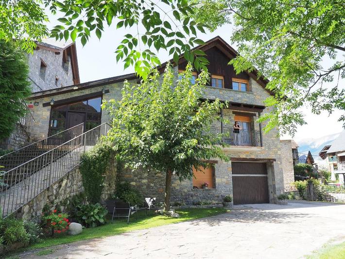 Gîte pour 6 personnes, avec Balcon et Terrasse ainsi que Jardin et Vue à Plan