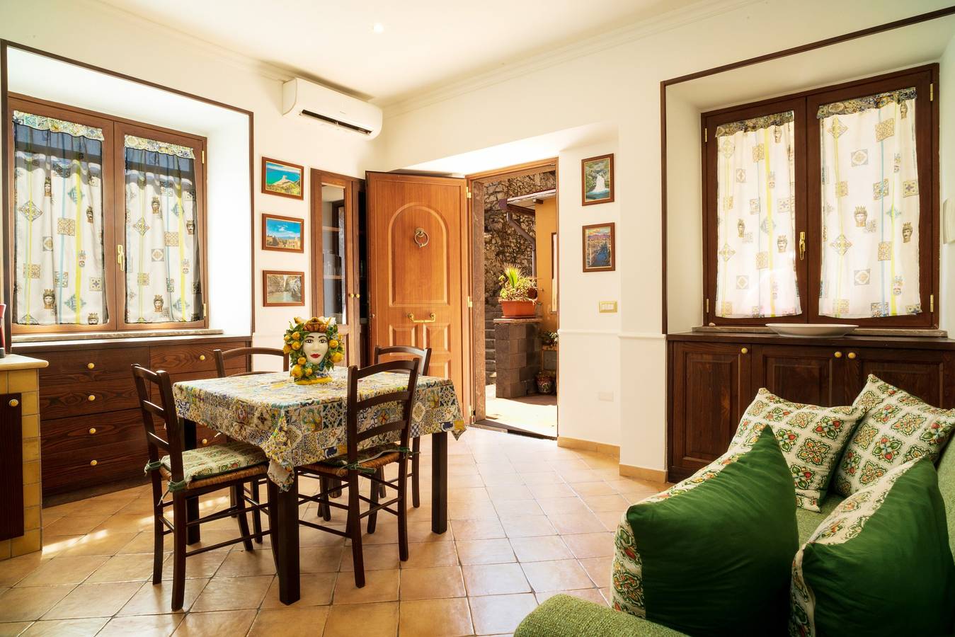 Casa de vacaciones 'Carly Taormina' con terraza compartida y Wi-Fi in Mazzarò, Taormina