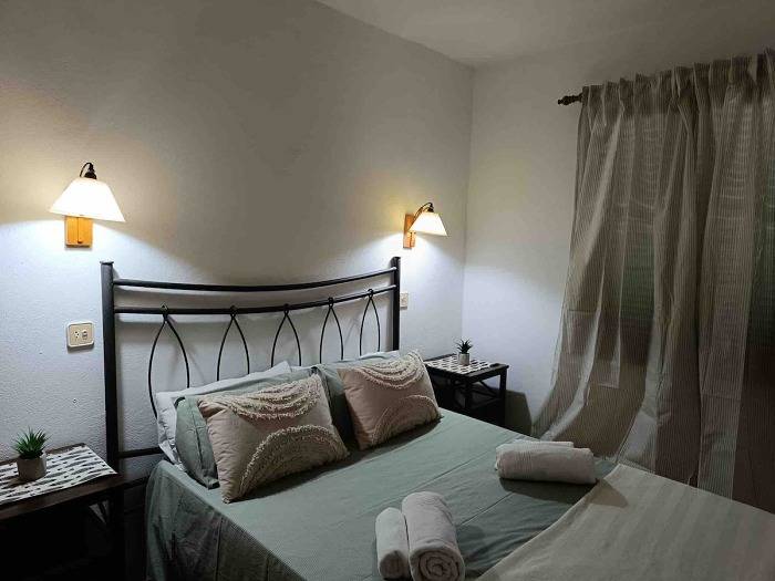 Apartamento vacacional entero, Apartamento · Arenal d'en Castell · 2 dormitorios · 3 camas · 1 baño in Arenal d'en Castell, Es Mercadal